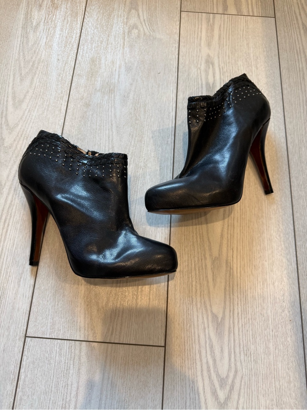 Enzo Angiolini 9.5M black studded ankle boots leather classic moto stiletto heel